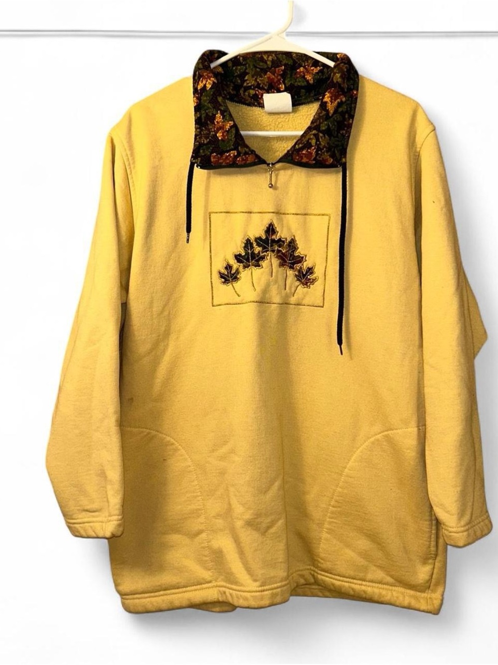 Yellow Embroidered Leaf Pullover Sweatshirt with Contrast Collar